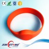 Custom Silk-Printing Adjustable RFID S50 Chip Wristband Bracelets in Entertainment Club